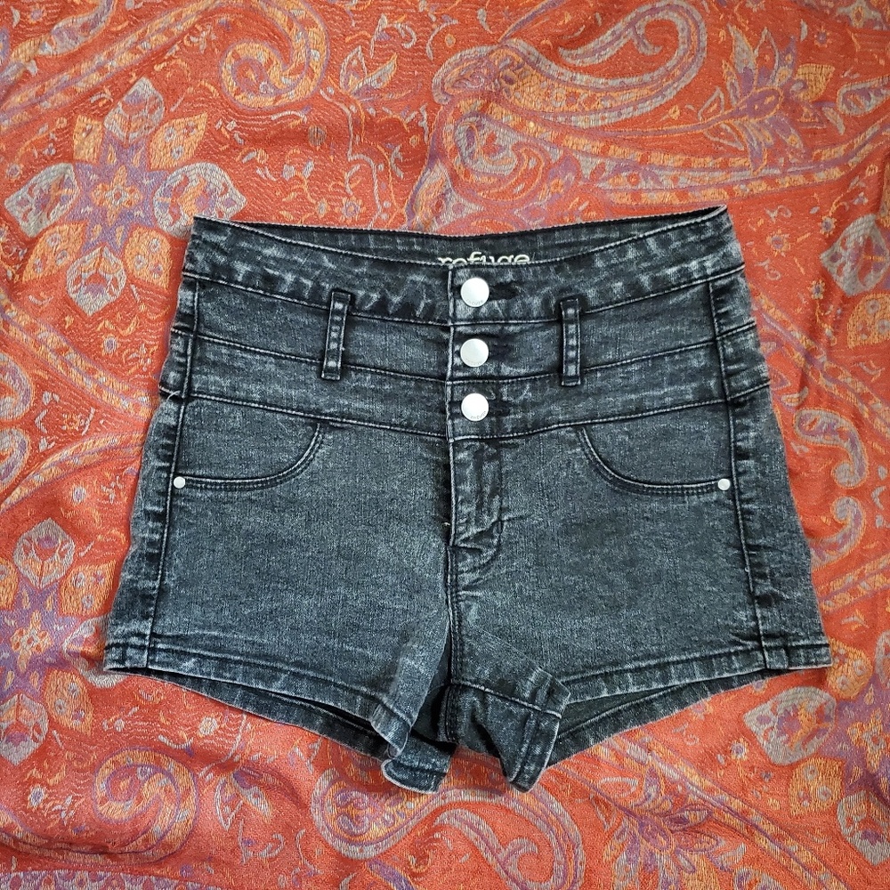 Black- grey, high-waisted shorts